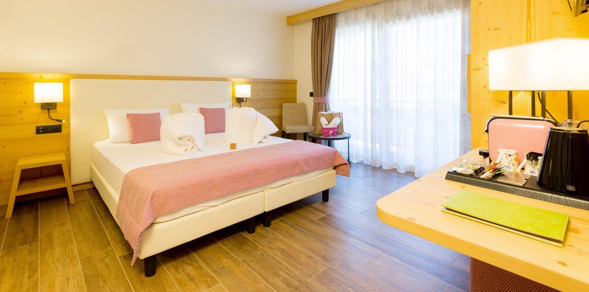 Zimmer Rose Room