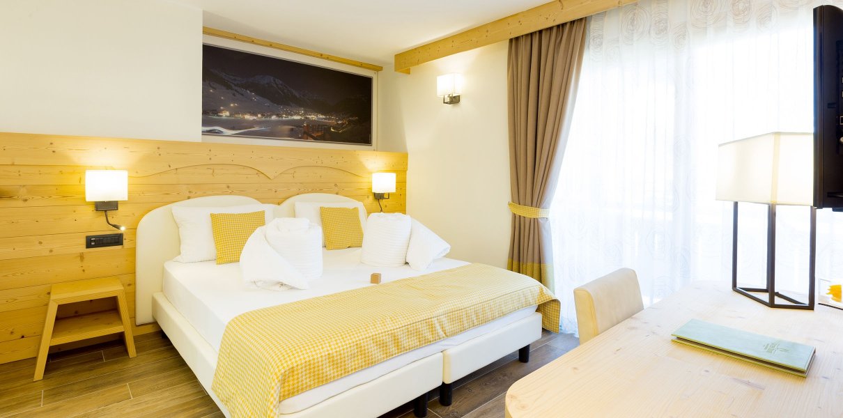 Zimmer Yellow Room
